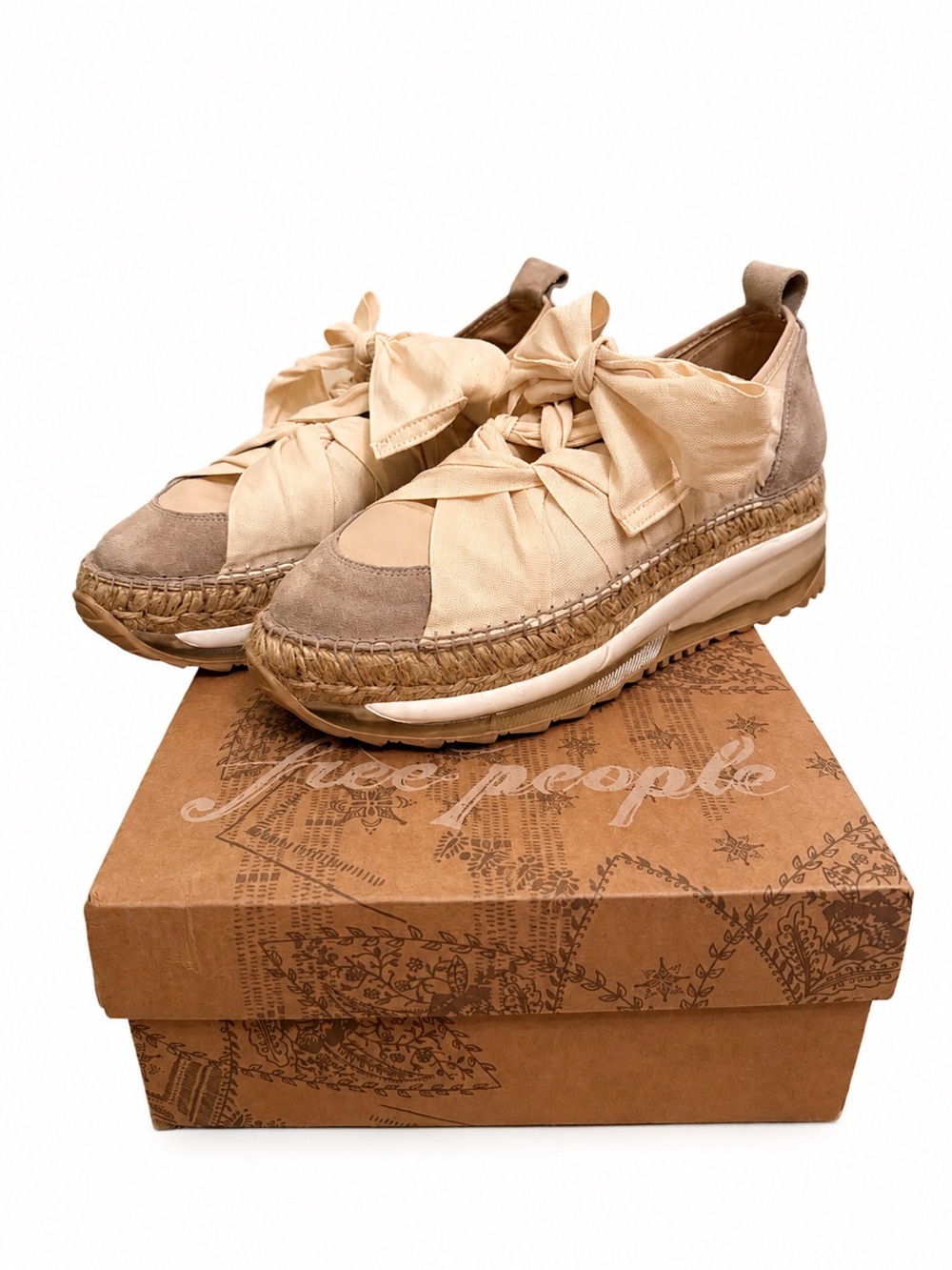Free People: PERFECT CONDITION Chapmin Ivory Espadrille Platform Sneakers Size 8